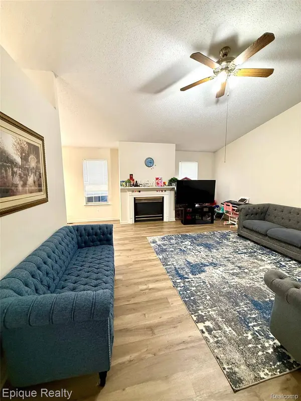 2256 Fairway CIR, Canton Charter Township, MI 48188