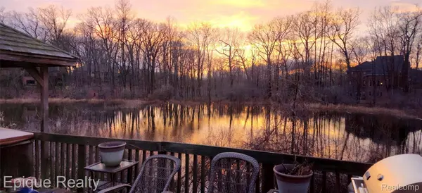 3813 Watuga ST, Commerce Charter Township, MI 48390