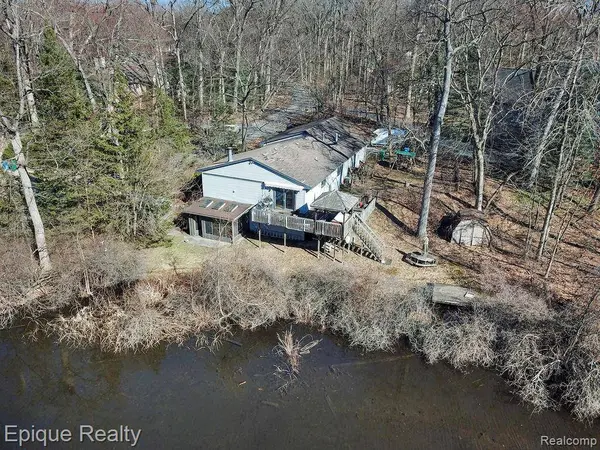 3813 Watuga ST, Commerce Charter Township, MI 48390