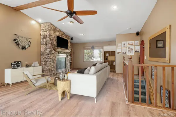 3813 Watuga ST, Commerce Charter Township, MI 48390