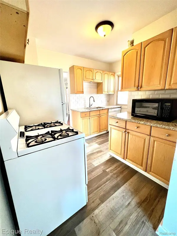 23231 Park ST, Dearborn, MI 48124