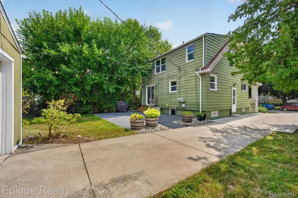 303 College ST, Ferndale, MI 48220