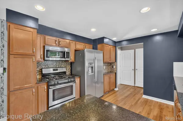 303 College ST, Ferndale, MI 48220
