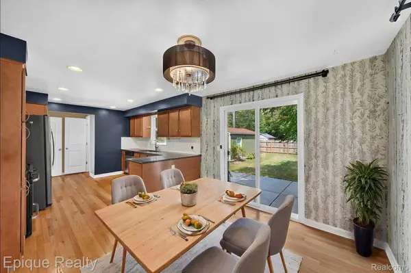 303 College ST, Ferndale, MI 48220