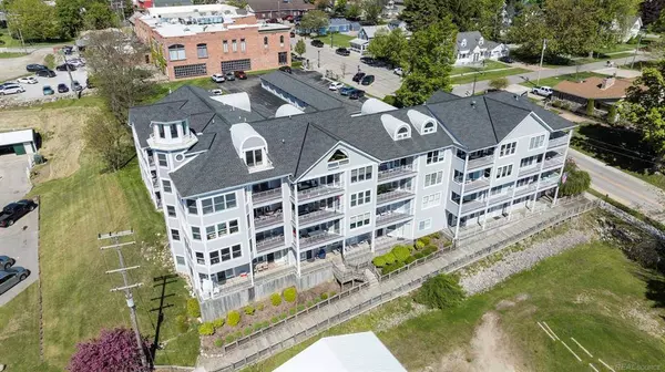 7346 Huron Avenue 302 - Building B, Lexington Vlg, MI 48450