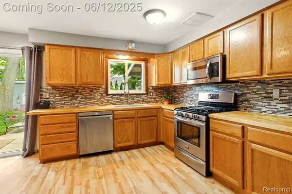 2840 Monticello Drive, Port Huron, MI 48060