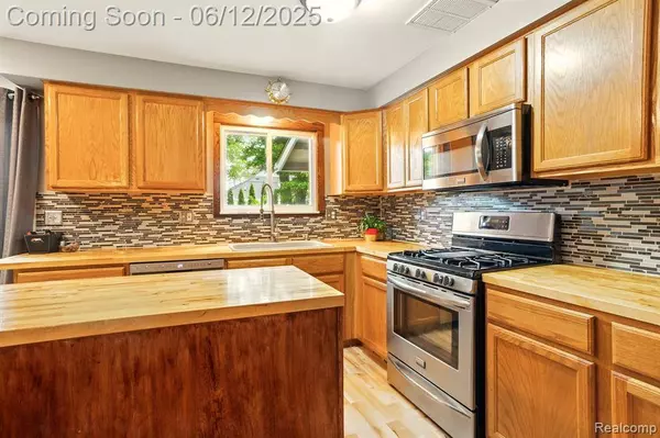 2840 Monticello Drive, Port Huron, MI 48060