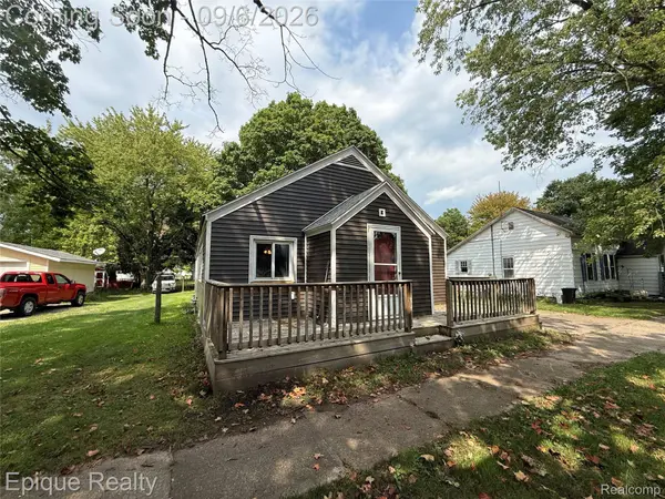 6327 Houghton ST, Cass City Village, MI 48726