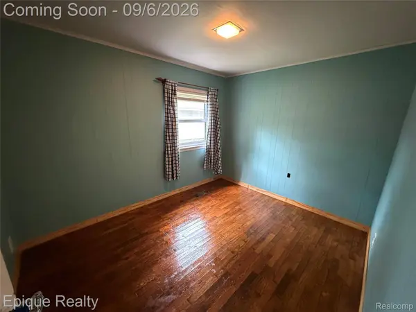 6327 Houghton ST, Cass City Village, MI 48726