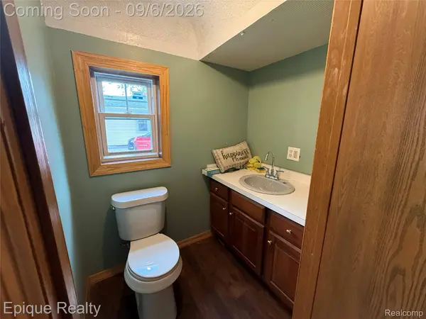 6327 Houghton ST, Cass City Village, MI 48726