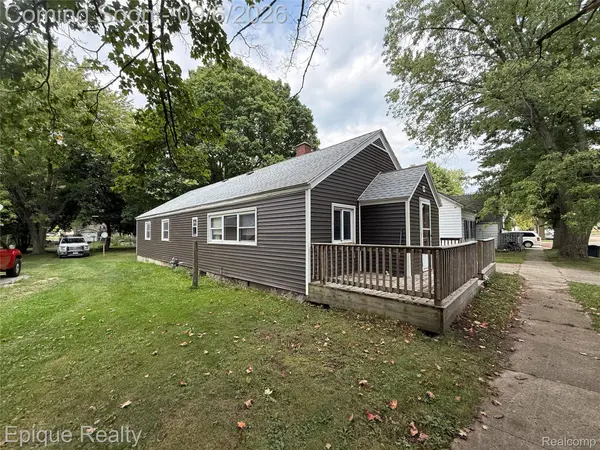 6327 Houghton ST, Cass City Village, MI 48726