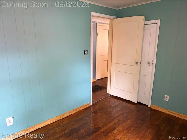 6327 Houghton ST, Cass City Village, MI 48726