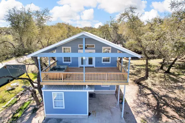 556 Canyon Edge, Canyon Lake, TX 78133