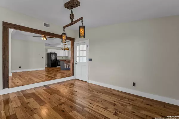 556 Canyon Edge, Canyon Lake, TX 78133