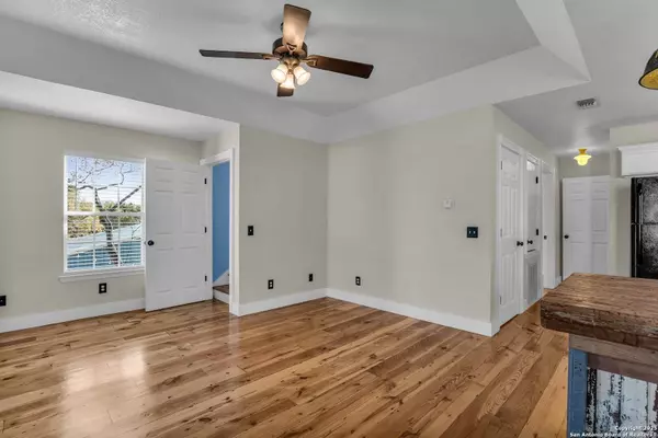 556 Canyon Edge, Canyon Lake, TX 78133