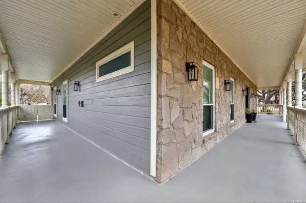 112 Stonegate S, Boerne, TX 78006