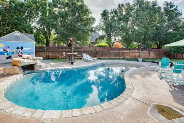 3113 Falcon Crest Dr, Enid, OK 73703