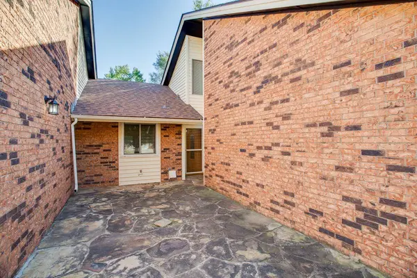 2001 Country Club Dr, Enid, OK 73703