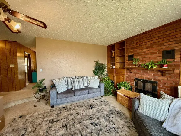 12724 S 16th St, Bison, OK 73720-7302