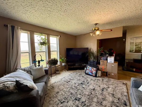 12724 S 16th St, Bison, OK 73720-7302