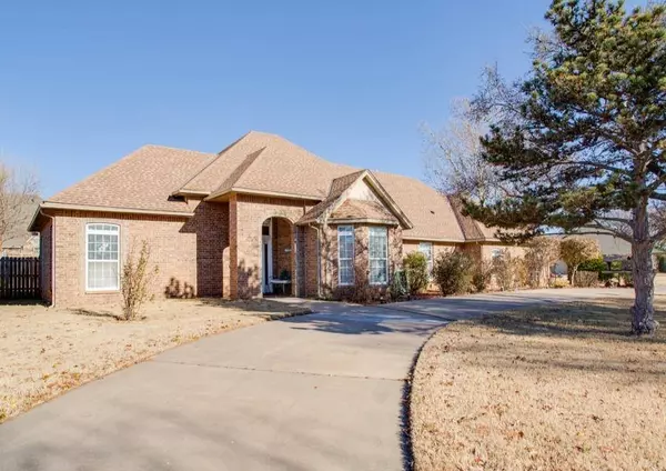 2604 Kelly Rd, Enid, OK 73703