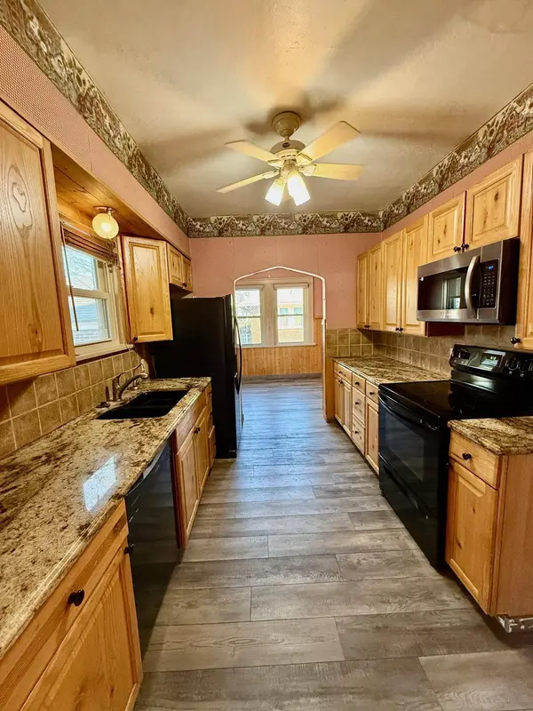 210 S Johnson St, Enid, OK 73703