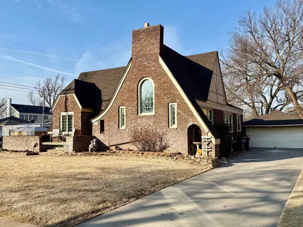 210 S Johnson St, Enid, OK 73703