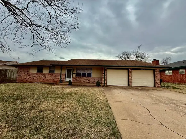 3509 McClaflin Dr, Enid, OK 73701