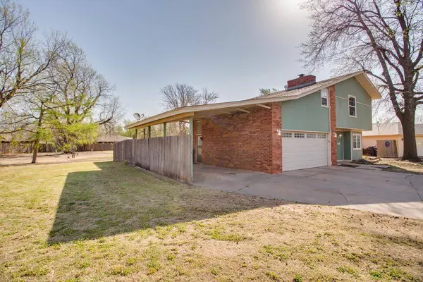 1702 Buckboard Ln, Enid, OK 73703