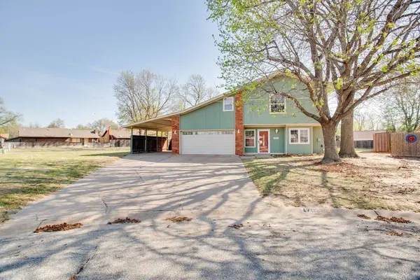 1702 Buckboard Ln, Enid, OK 73703