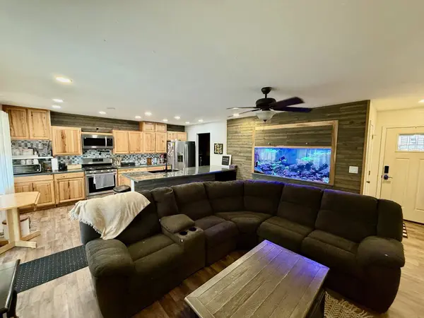 5801 Cedar Ridge Dr, Enid, OK 73703