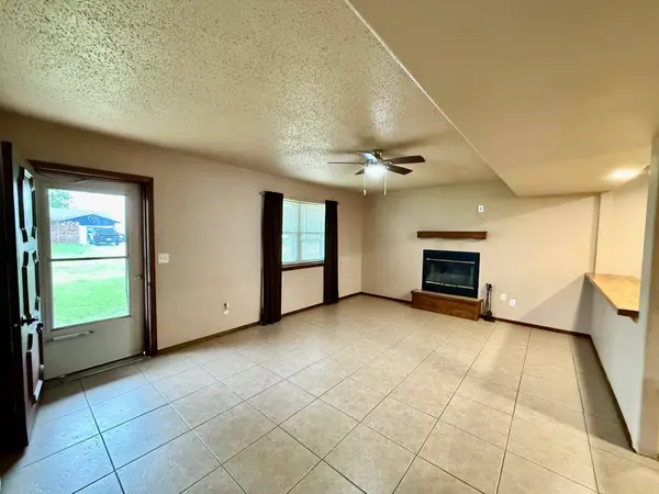 702 Teri Ln, Kremlin, OK 73753