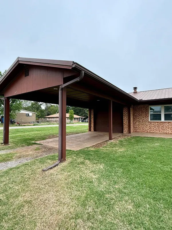 702 Teri Ln, Kremlin, OK 73753