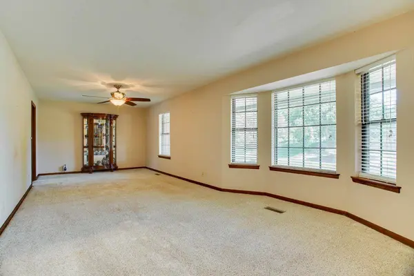 2814 Edgewood Dr, Enid, OK 73703