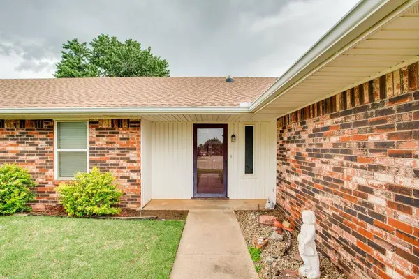 4122 Twilight Ave, Enid, OK 73703