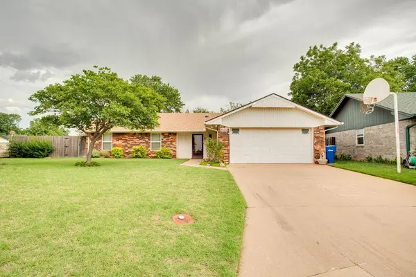 4122 Twilight Ave, Enid, OK 73703