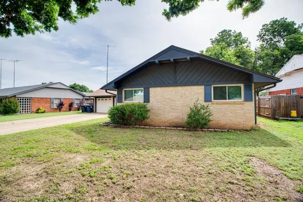 1359 Munger Dr, Enid, OK 73703