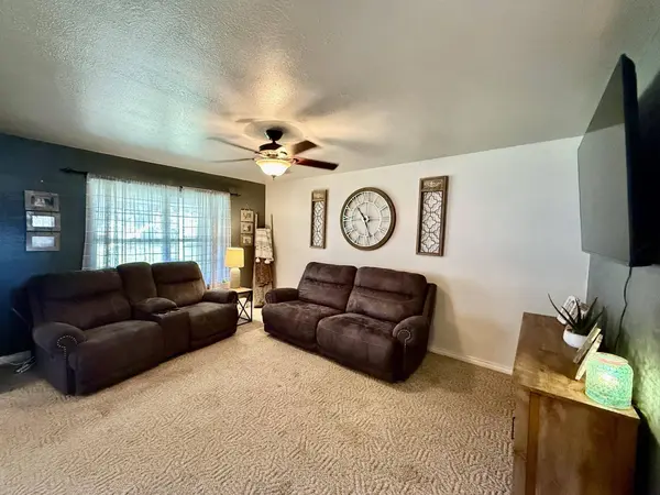 526 Ridgewood St, Enid, OK 73701