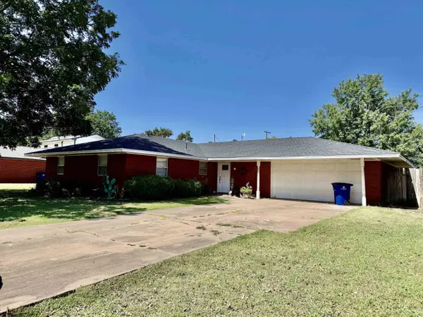 526 Ridgewood St, Enid, OK 73701