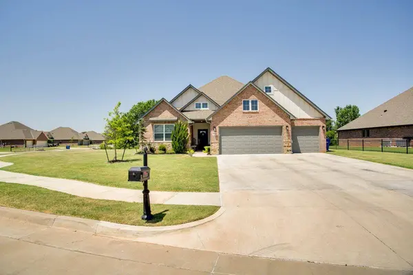 1102 Sawgrass Ln, Enid, OK 73703