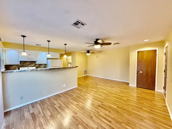 412 N Oakwood Rd, Enid, OK 73703