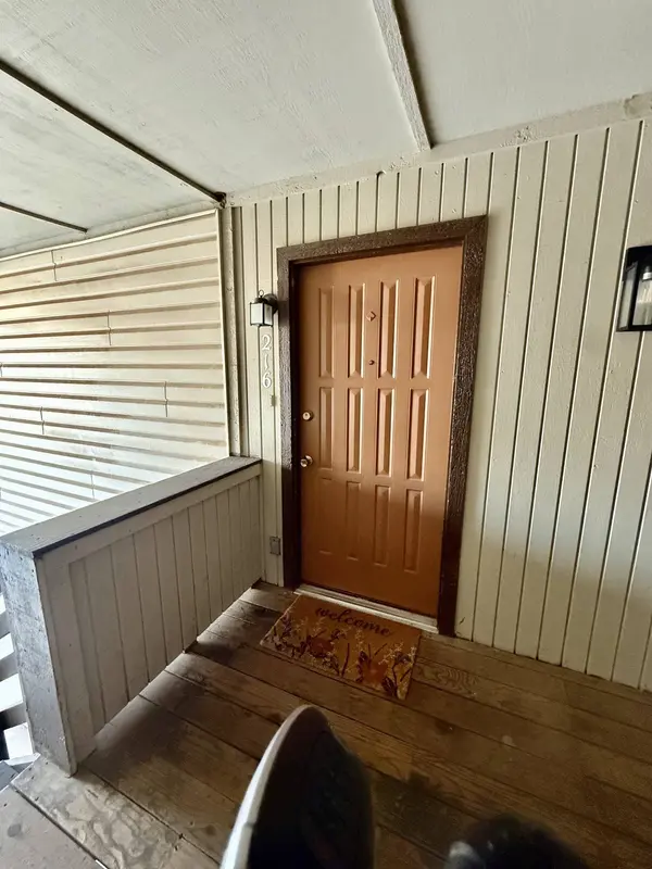 412 N Oakwood Rd, Enid, OK 73703