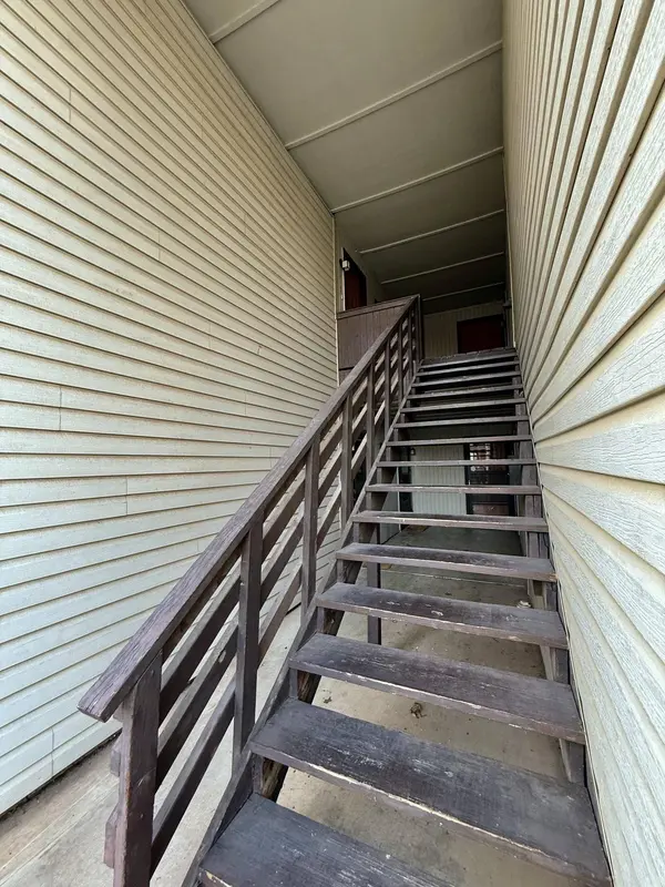 412 N Oakwood Rd, Enid, OK 73703