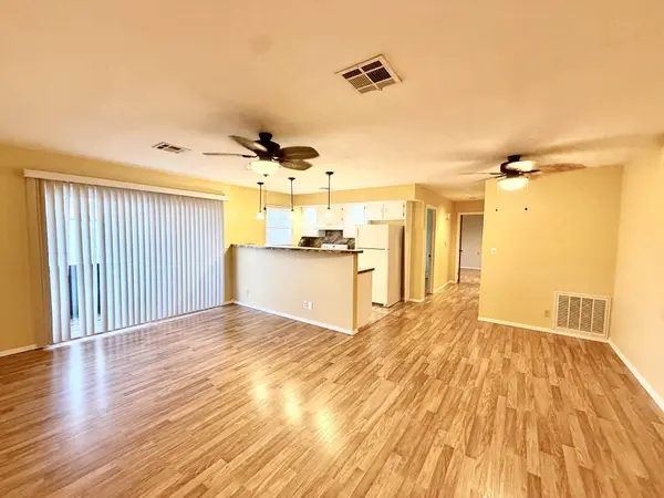 412 N Oakwood Rd, Enid, OK 73703