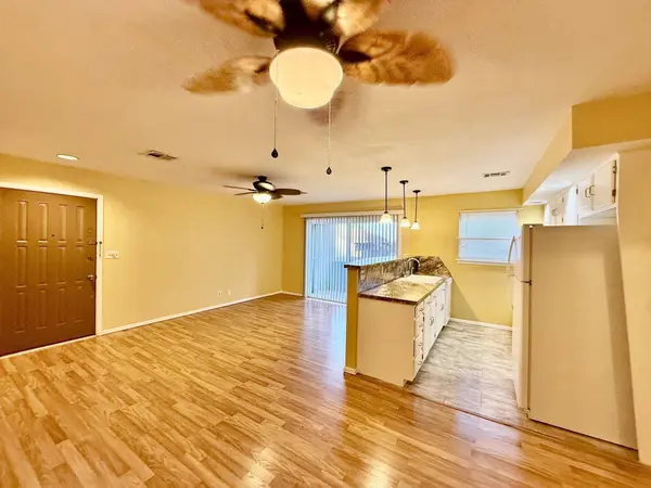 412 N Oakwood Rd, Enid, OK 73703