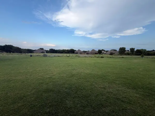 4911 Deerfield Ave, Enid, OK 73703