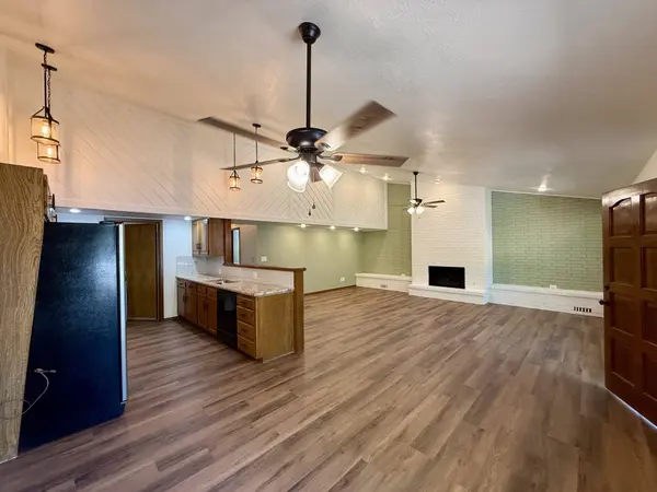 1711 Surrey Ln, Enid, OK 73703