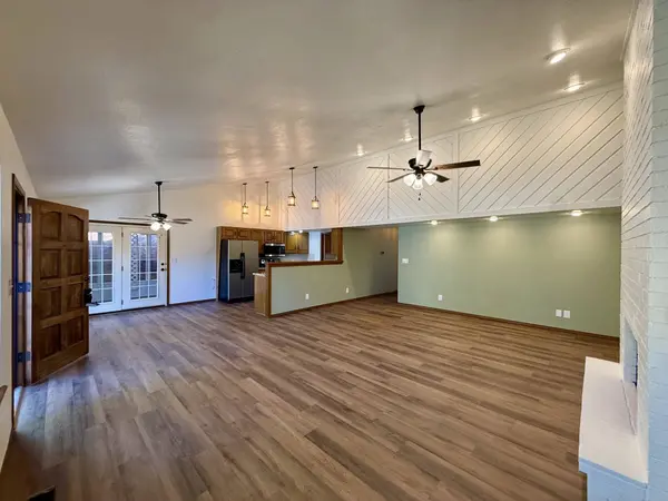 1711 Surrey Ln, Enid, OK 73703