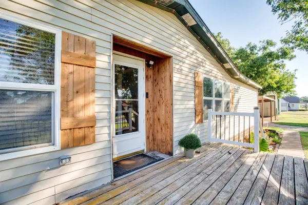 208 E Quincy, Covington, OK 73730