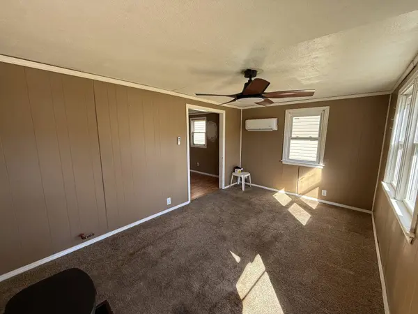 752 N 12th St, Enid, OK 73701